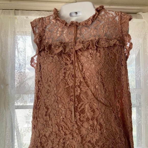 Lovely pink lace top with ruffles and tie detail Ambiance 3X - Picture 2 of 4
